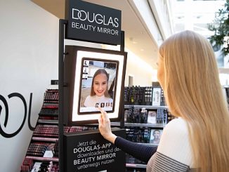 Virtueller Make-up-Spiegel von Douglas